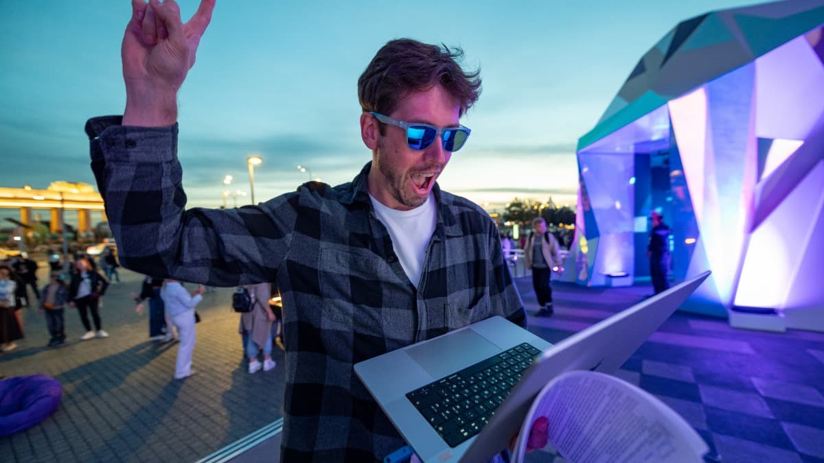 В парке Музеон прошел первый хакатон по программированию на скорость «Mos.Hub //Парк.Код»